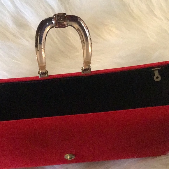 Clutch - Picture 5 of 6